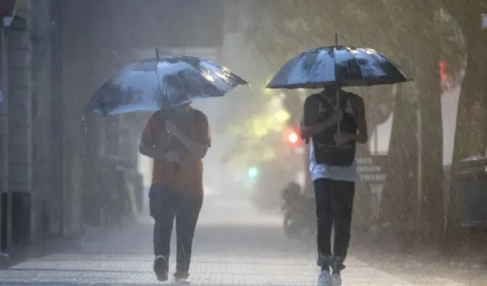Un fuerte temporal deja lluvia y destrucción en Argentina Un fuerte temporal deja lluvia y destrucción en Argentina