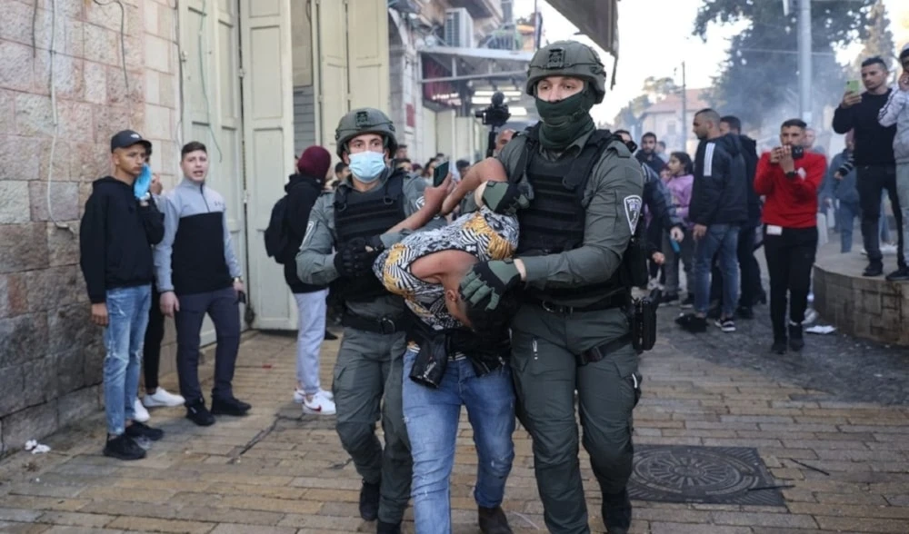 Continúa campaña de arrestos de ciudadanos palestinos en Cisjordania y Jerusalén ocupadas.