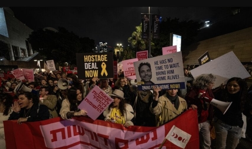 Manifestantes israelíes bloquean calle Ayalon en centro de 