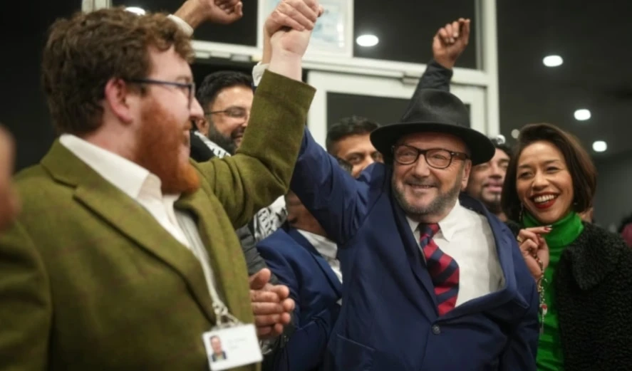 El ex diputado laborista ganó el escaño de Rochdale, en el norte de Inglaterra, el viernes durante las elecciones parciales británicas, tras una campaña inusualmente centrada en Gaza.