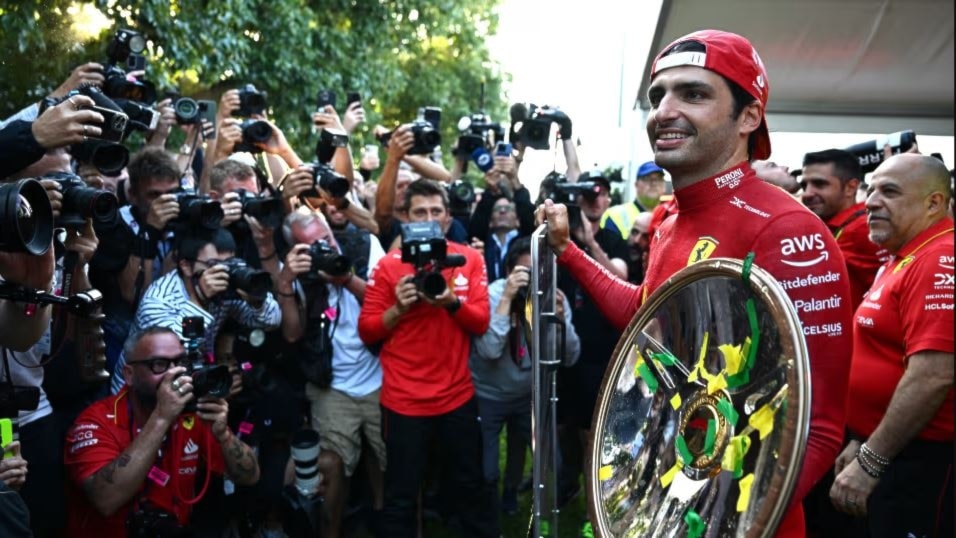 Español Sainz conquista Gran Premio de Australia de F1.