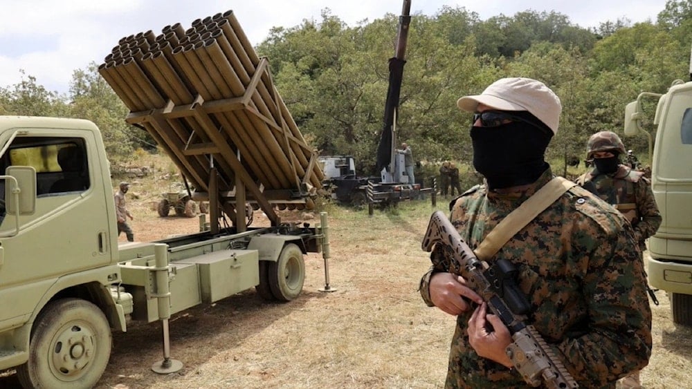 Hizbullah de Líbano dispara más de 60 cohetes a base y cuartel israelí