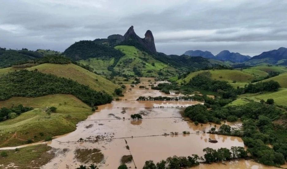 Temporal en Brasil deja 25 muertes y destrucción. Foto: AFP.