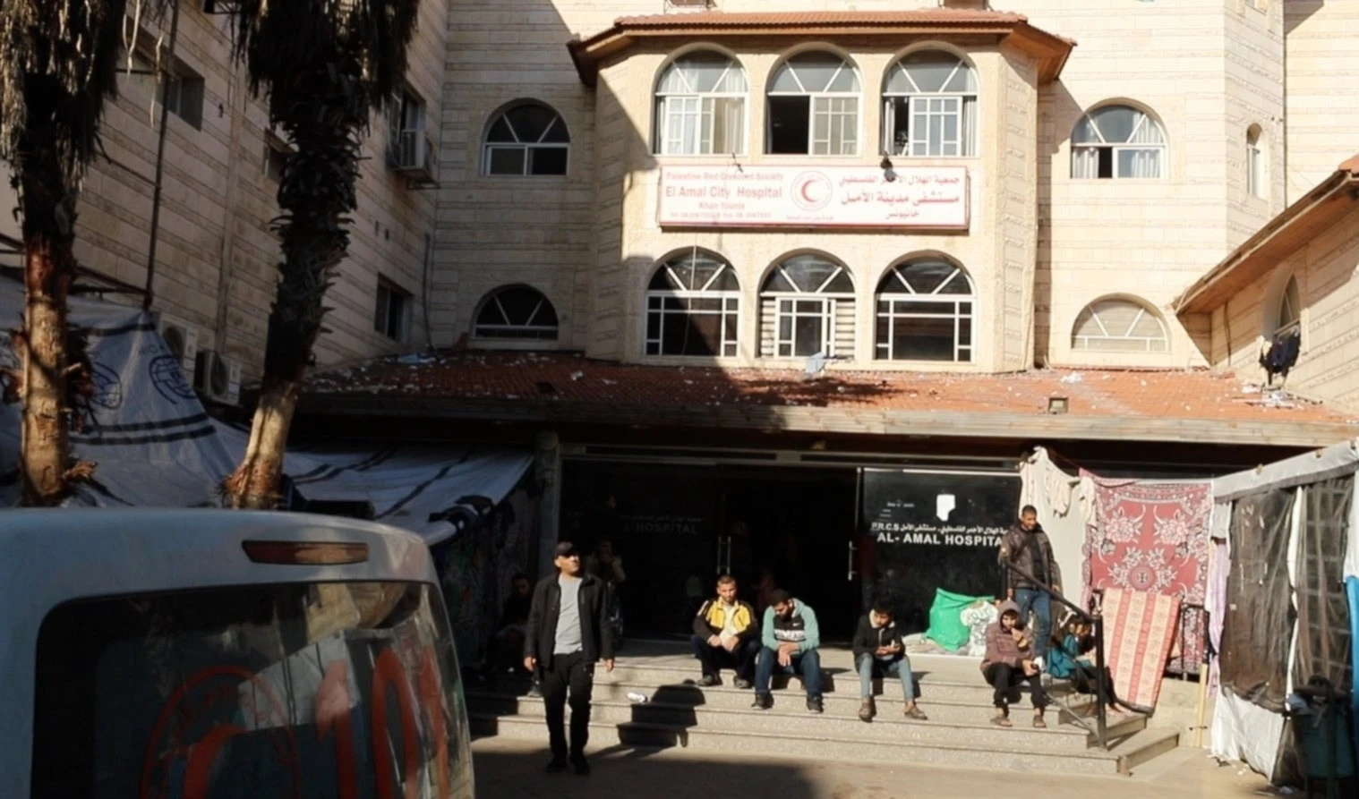 Media Luna Roja Palestina pierde enlace con sus equipos en Khan Yunis