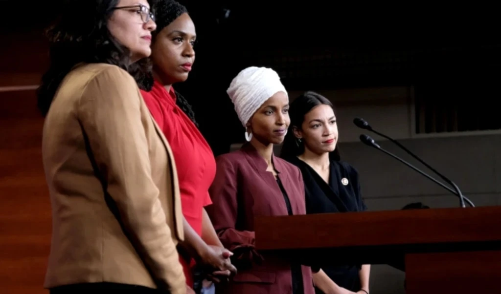 La mayoría de los amenzados fueron elegidos con el apoyo de grupos de izquierda. La mayoría de los amenzados fueron elegidos con el apoyo de grupos de izquierda.