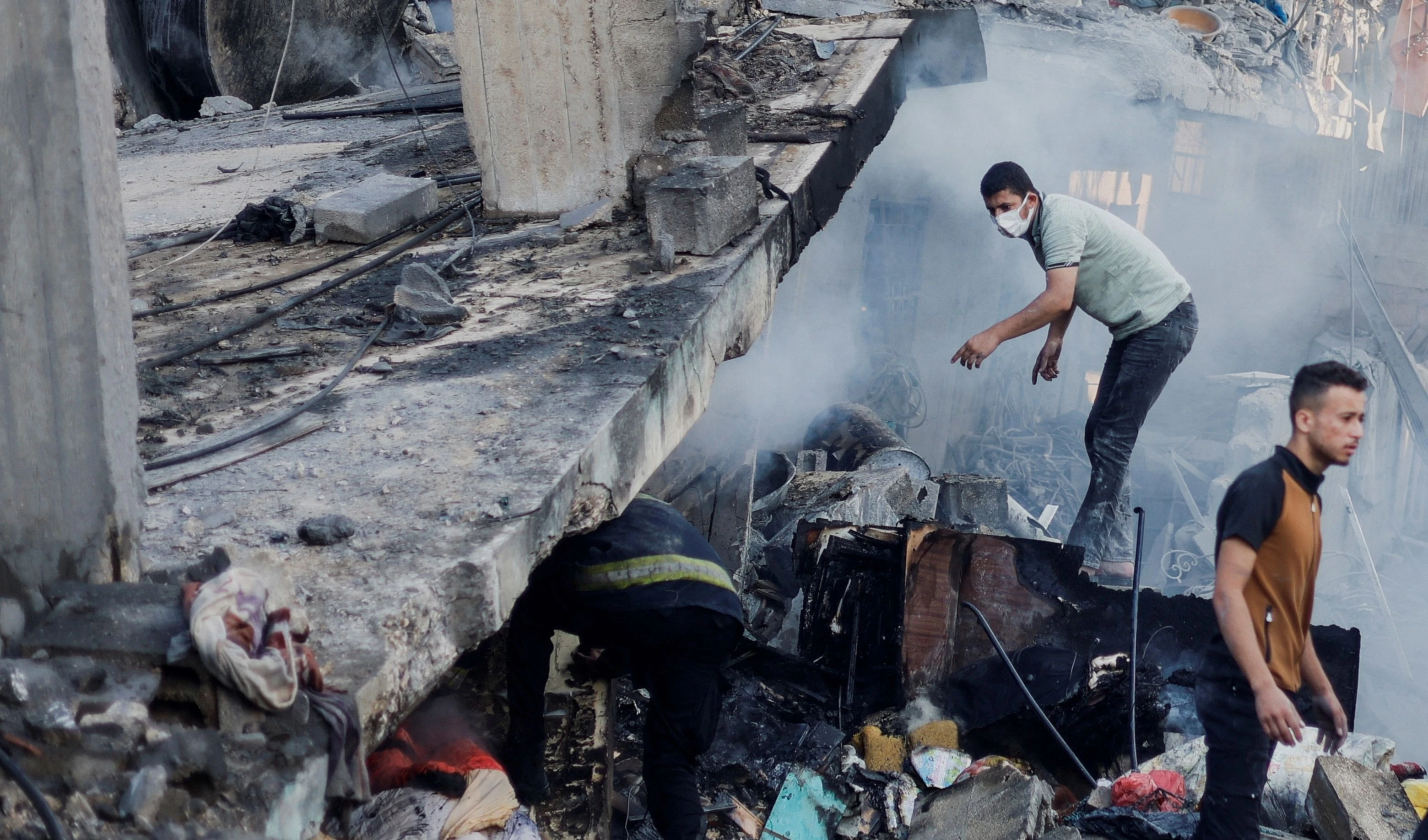 En el día 173 de la agresión en curso, “Israel” intensificó sus bombardeos contra los campamentos y edificios residenciales.