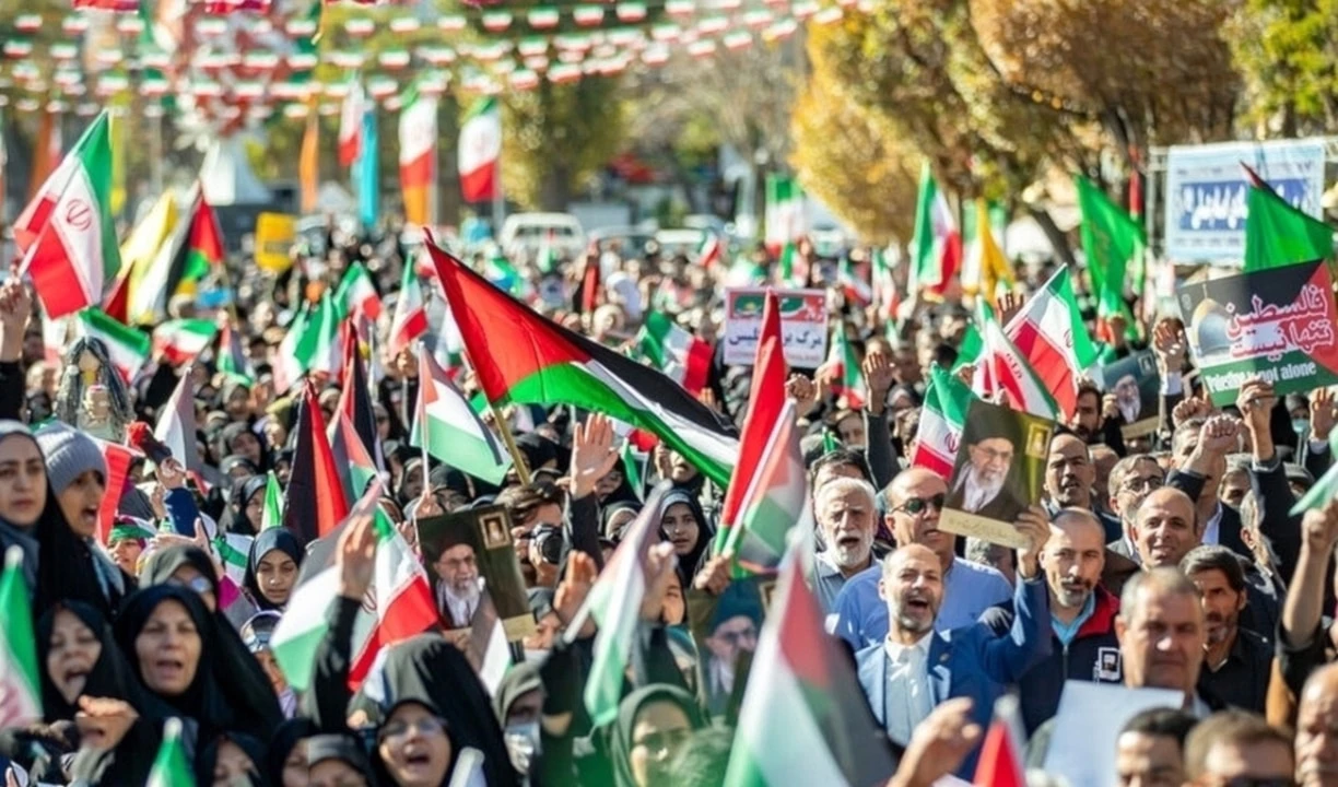 Masiva manifestación en apoyo a Palestina en Mashhad, Irán.