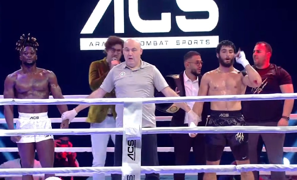 Campeón de kickboxing expresa apoyo a pueblos del sur de Líbano.