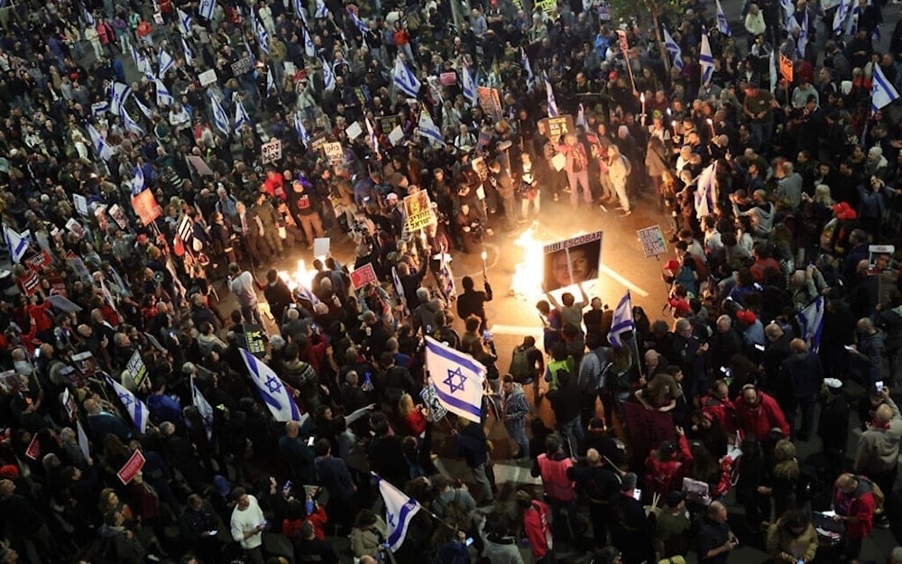 Manifestantes israelíes amenazan a Netanyahu con sustituirlo del poder