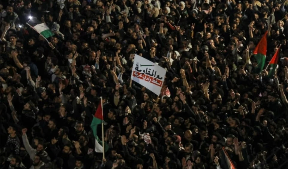 Continúan las manifestaciones populares en Jordania contra "Israel" Continúan las manifestaciones populares en Jordania contra "Israel"
