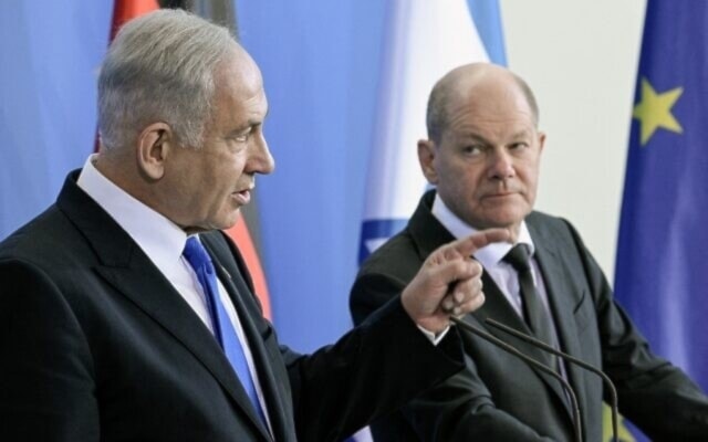 El primer ministro israelí, Benjamín Netanyahu, y el canciller alemán, Olaf Scholz.