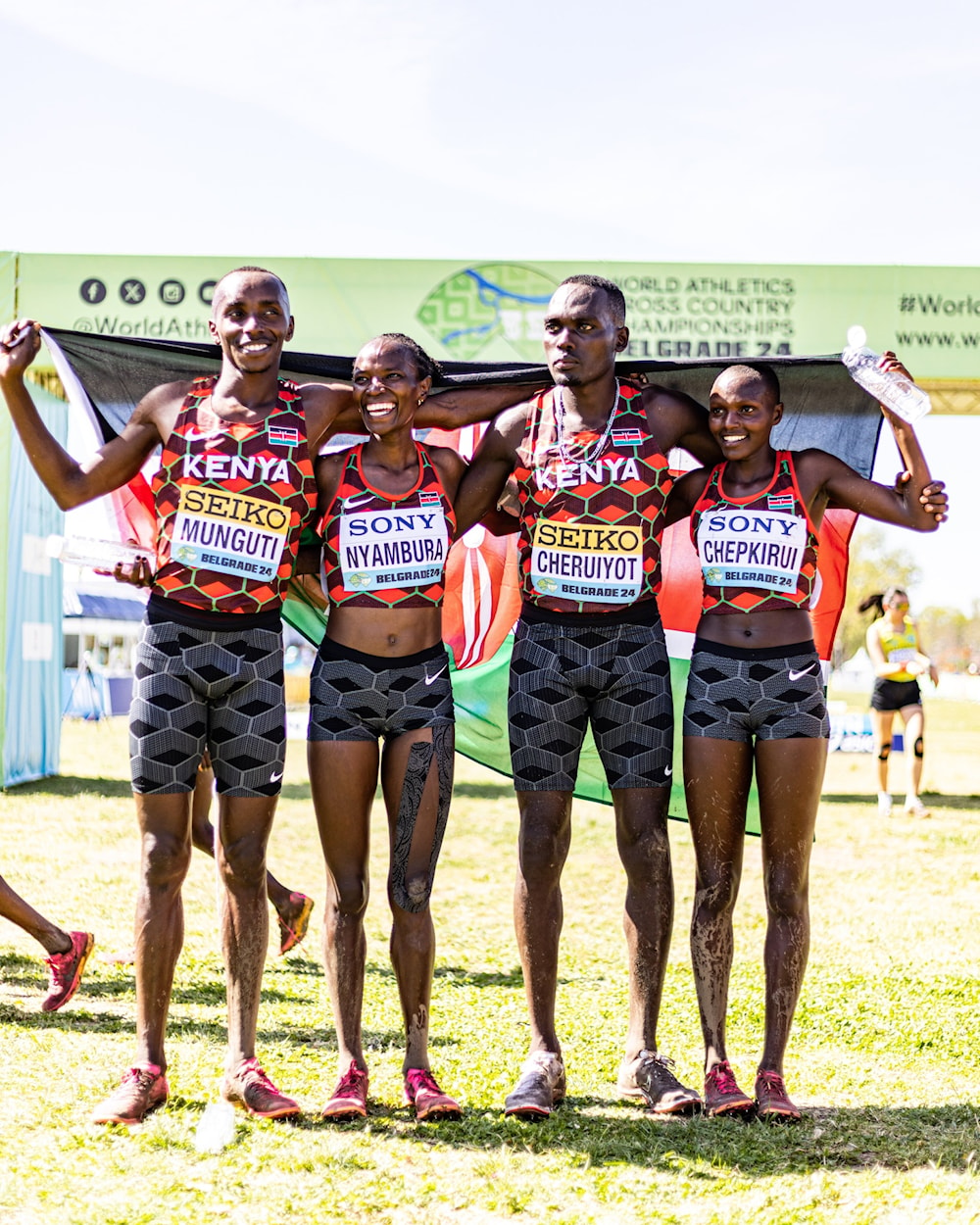 Destacan medallas de atletas africanos en mundial de atletismo.