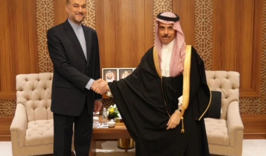 Encuentro entre el ministro de Asuntos Exteriores de Irán, Hossein Amir Abdullahian, y su homólogo de Arabia Saudita, Faisal bin Farhan. Encuentro entre el ministro de Asuntos Exteriores de Irán, Hossein Amir Abdullahian, y su homólogo de Arabia Saudita, Faisal bin Farhan.