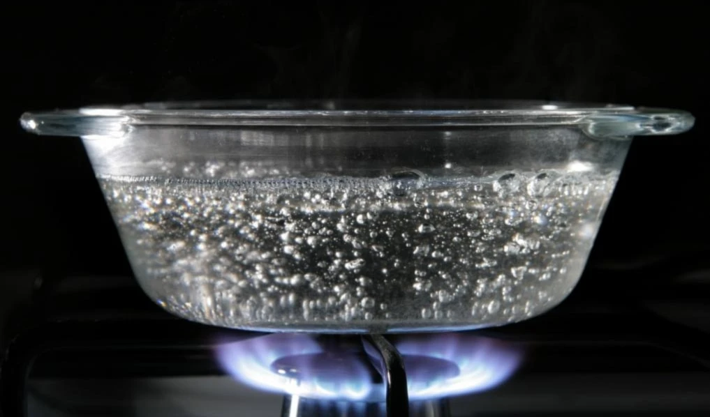 Proponen un método para eliminar microplásticos del agua