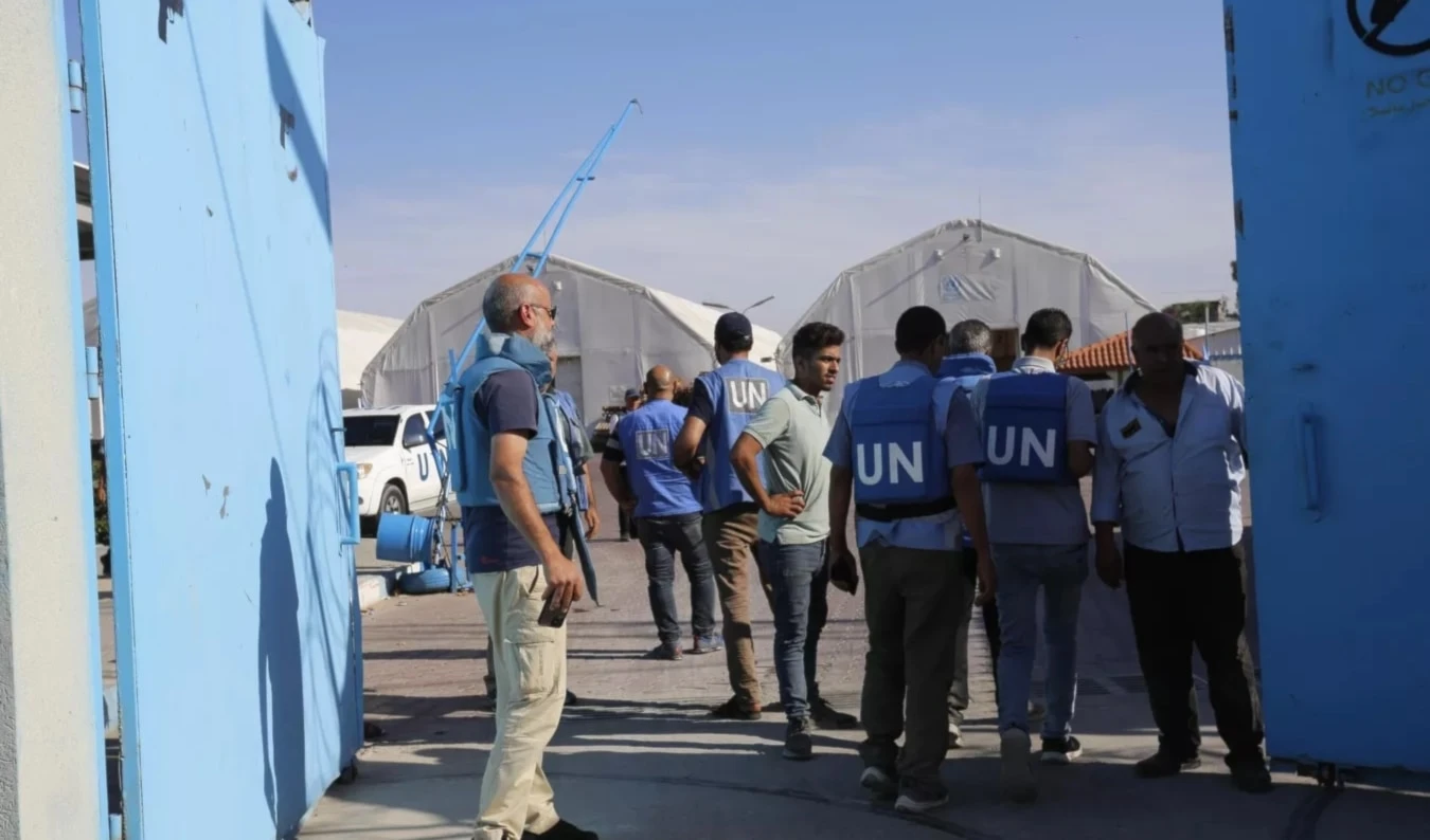 Empleados de la Agencia de Naciones Unidas para los Refugiados de Palestina. Empleados de la Agencia de Naciones Unidas para los Refugiados de Palestina.