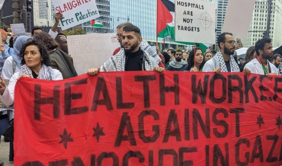 Trabajadores estadounidenses en Wisconsin expresan su respaldo a la causa de Palestina.