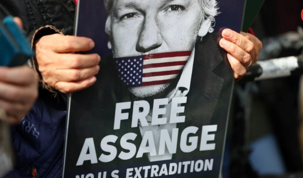 Joe Biden está considerando retirar los cargos contra Assange