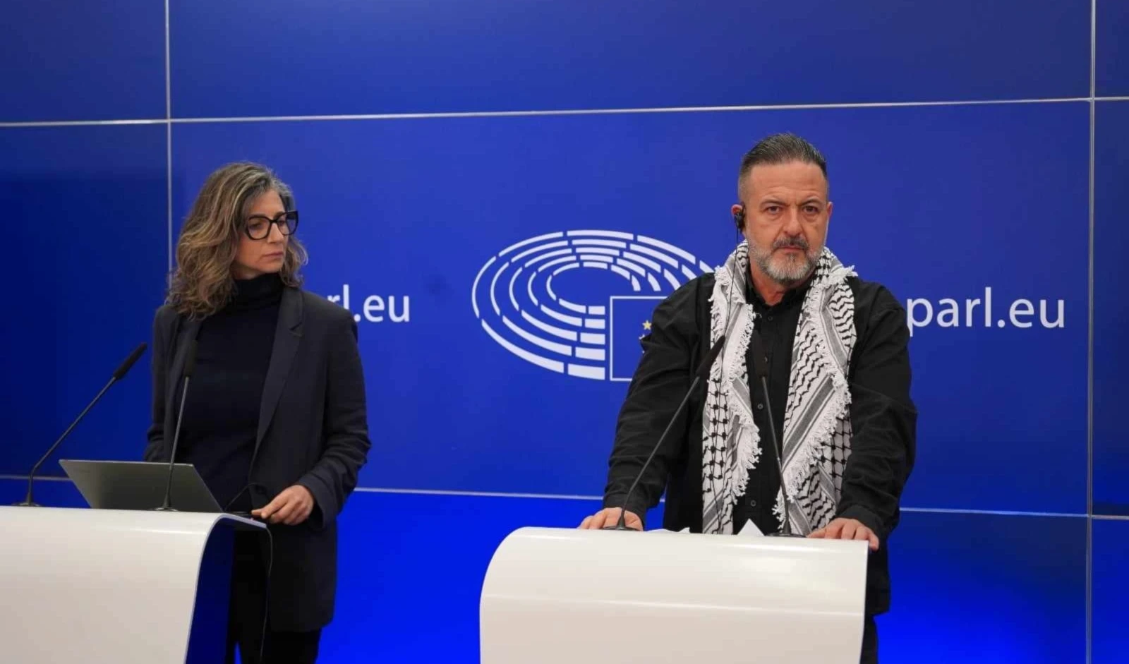 Ala derecha el eurodiputado al Parlamento Europeo, el español Manu Pineda. Ala derecha el eurodiputado al Parlamento Europeo, el español Manu Pineda.