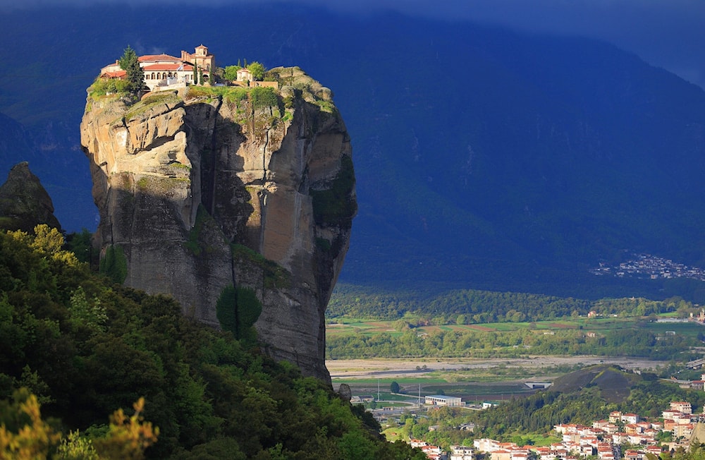 Meteora, una ciudad de Grecia flota en el aire. Foto: Shutterstock.