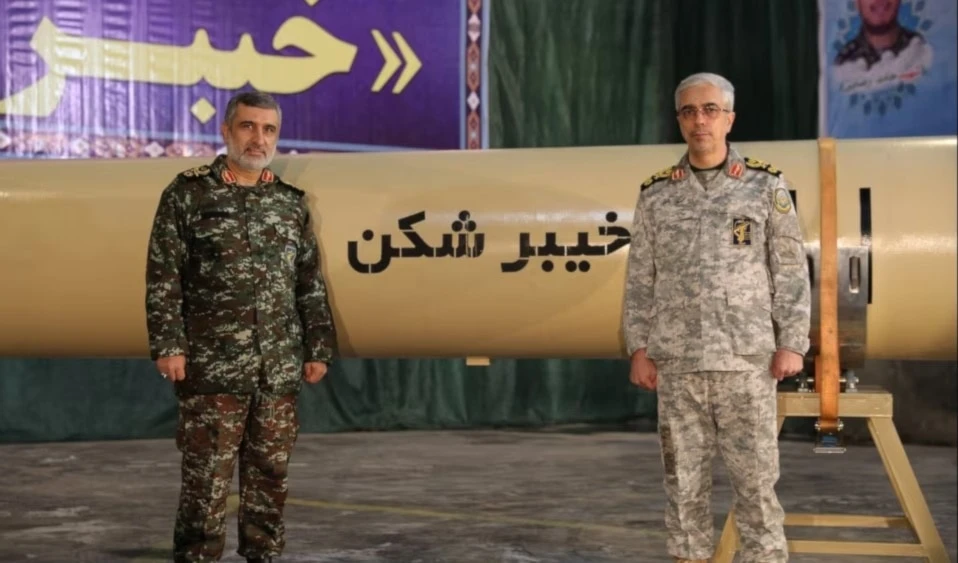 A la derecha el jefe del Estado Mayor de las Fuerzas Armadas, general de división Mohammad Bagheri. A la derecha el jefe del Estado Mayor de las Fuerzas Armadas, general de división Mohammad Bagheri.