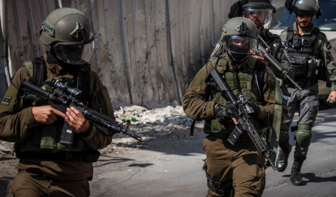 Fuerzas israelíes asaltan un sector de la la ciudad cisjordana de Nablus.