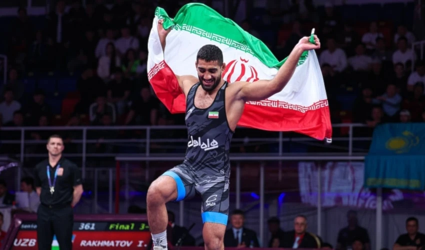 Luchadores de Irán dominan estilo clásico en Campeonato de Asia.
