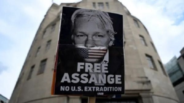 Proceso de extradición de Assange se reanudará el 20 de mayo.