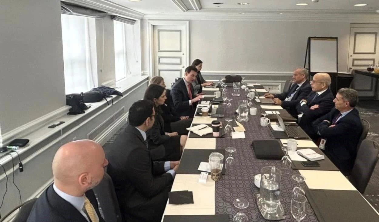 Gobernadores de los bancos centrales de Libia y Túnez dialogan en Estados Unidos.