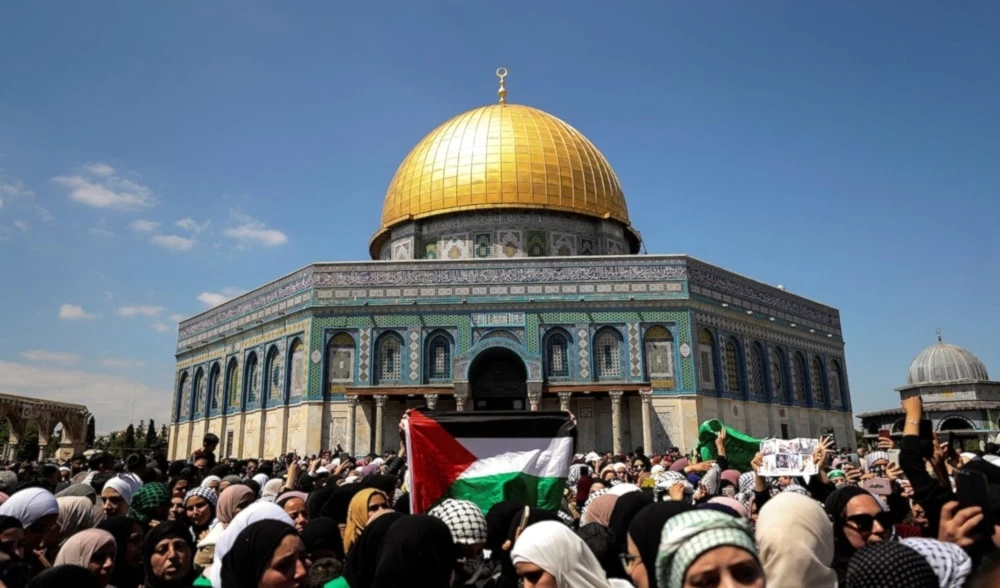 La Resistencia elogió a las masas en Cisjordania, los territorios palestinos ocupados en 1948 y de Jerusalén y sus alrededores que son la primera línea de defensa de Al-Aqsa. La Resistencia elogió a las masas en Cisjordania, los territorios palestinos ocupados en 1948 y de Jerusalén y sus alrededores que son la primera línea de defensa de Al-Aqsa.