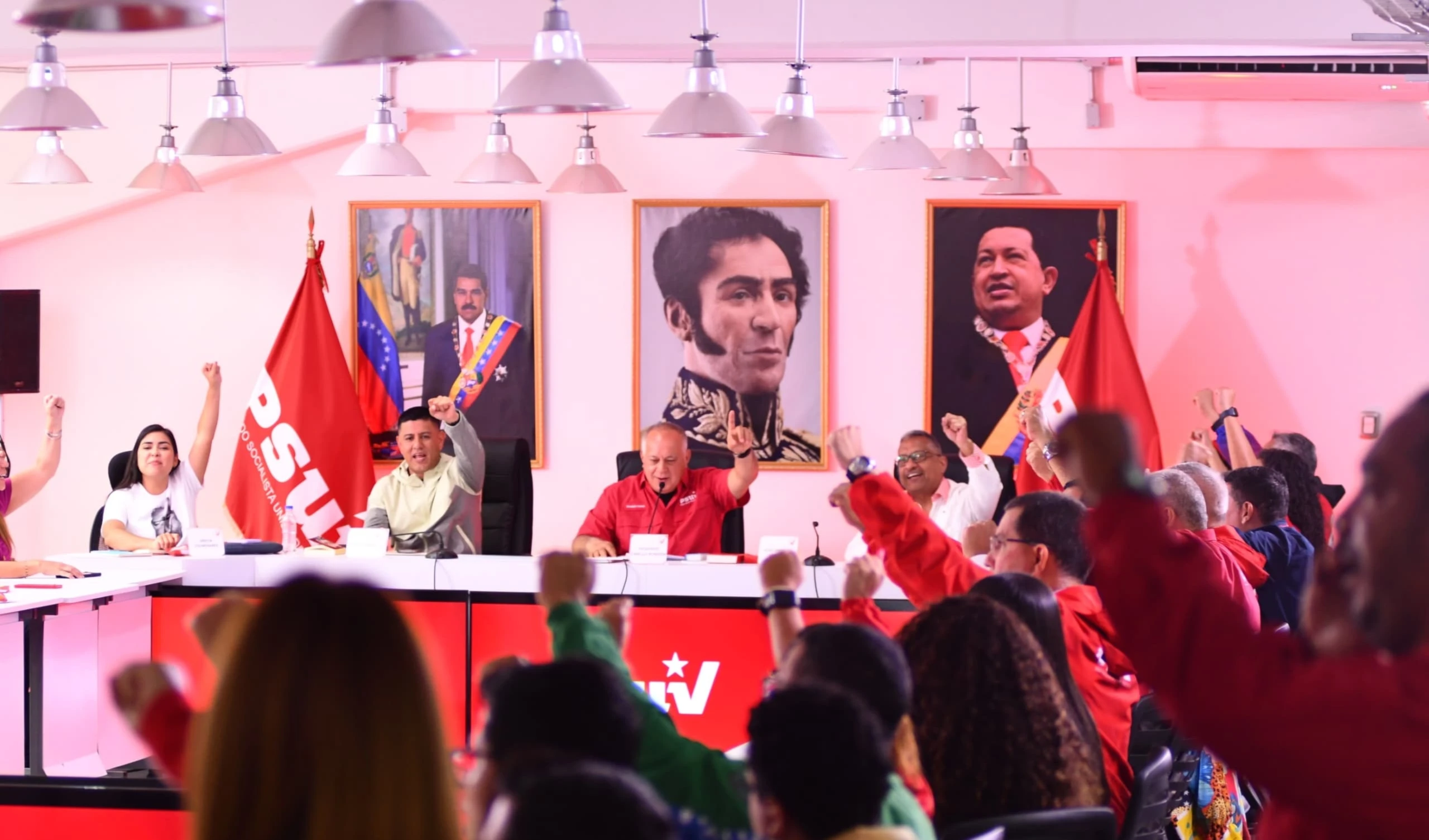 Conferencia de prensa del PSUV en Venezuela. Conferencia de prensa del PSUV en Venezuela.