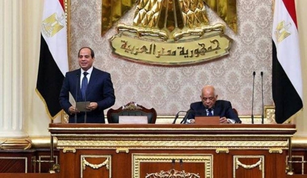 El presidente de Egipto, Abdel Fattah El-Sisi, ante la Cámara de Representantes en la Nueva Capital Administrativa después de prestar juramento constitucional para un tercer mandato presidencial.