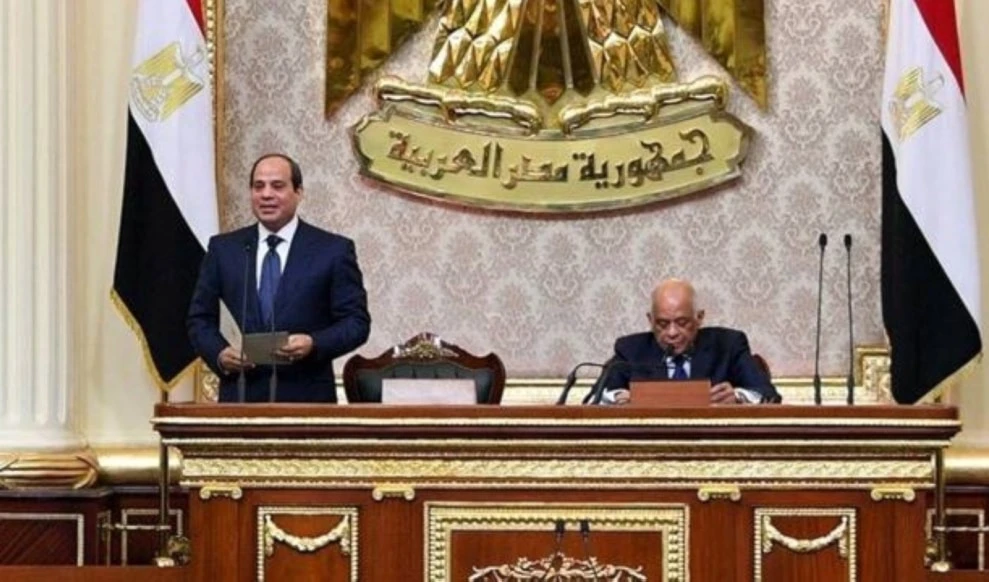 El presidente de Egipto, Abdel Fattah El-Sisi, ante la Cámara de Representantes en la Nueva Capital Administrativa después de prestar juramento constitucional para un tercer mandato presidencial.