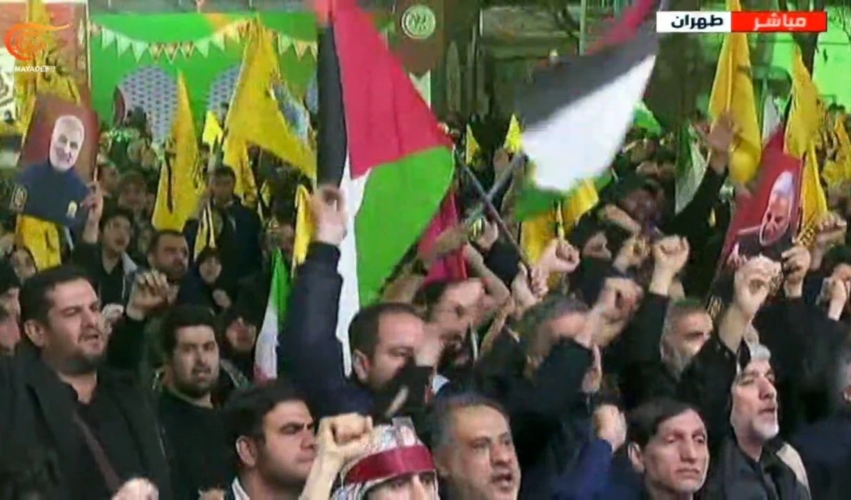 Protestan iraníes por agresión contra consulado de Irán en Siria Protestan iraníes por agresión contra consulado de Irán en Siria