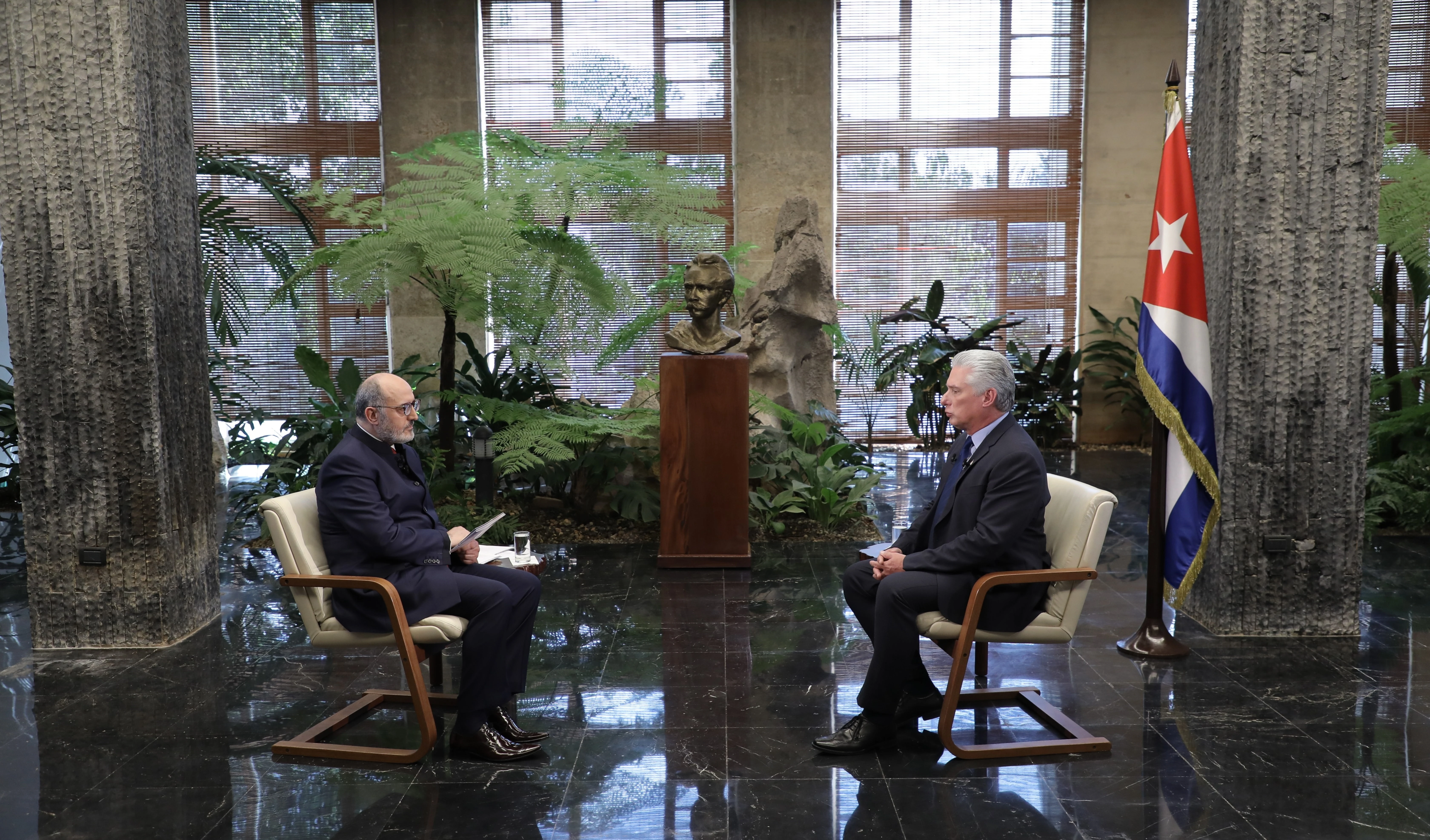 Presidente Miguel Díaz-Canel, hijo de Cuba y su grandioso pueblo