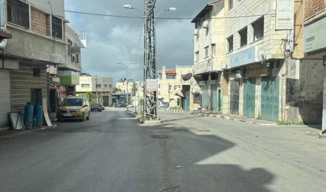 Varias ciudades de Cisjordania son testigos de una huelga general en respuesta a la agresión israelí contra el campamento de Nour Shams.