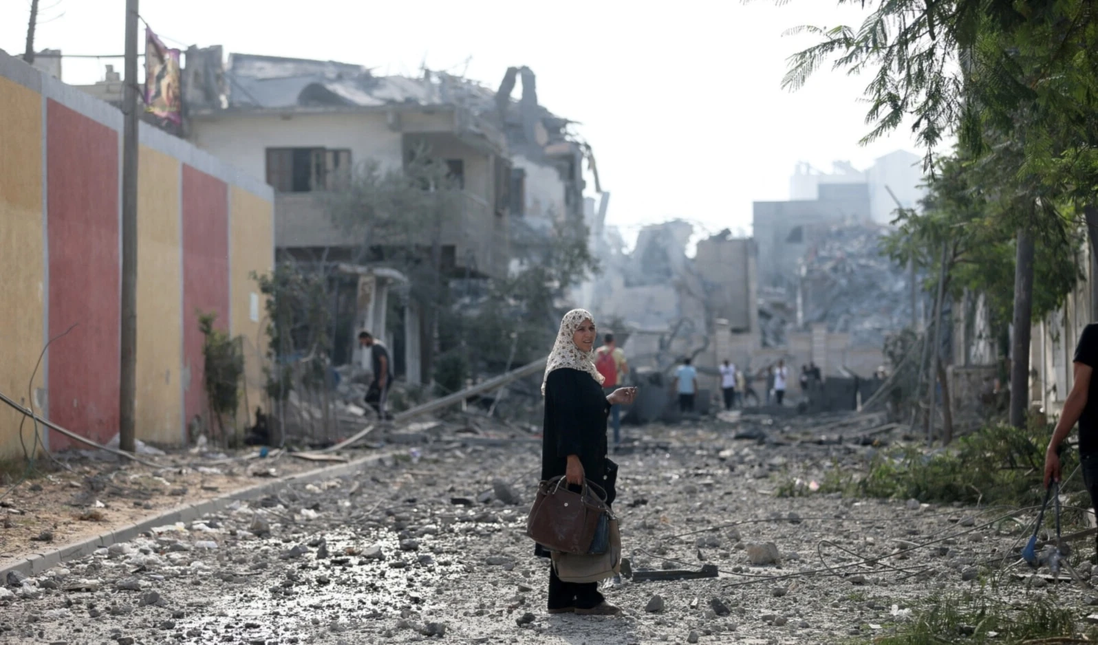 Aumenta el número de víctimas por la agresión y la ocupación bombardea a viviendas civiles en Rafah.