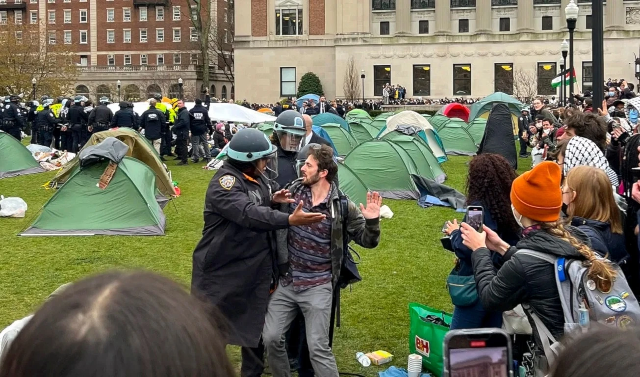 Arrestan a universitarios por su apoyo a Palestina en EE.UU. Foto: AP.