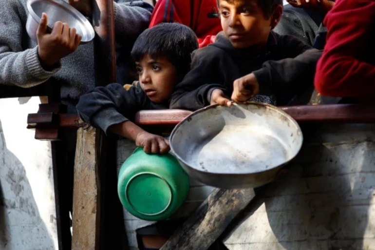 Muchos palestinos murieron, la mayoría de ellos niños, como resultado de la política de inanición practicada por “Israel”.