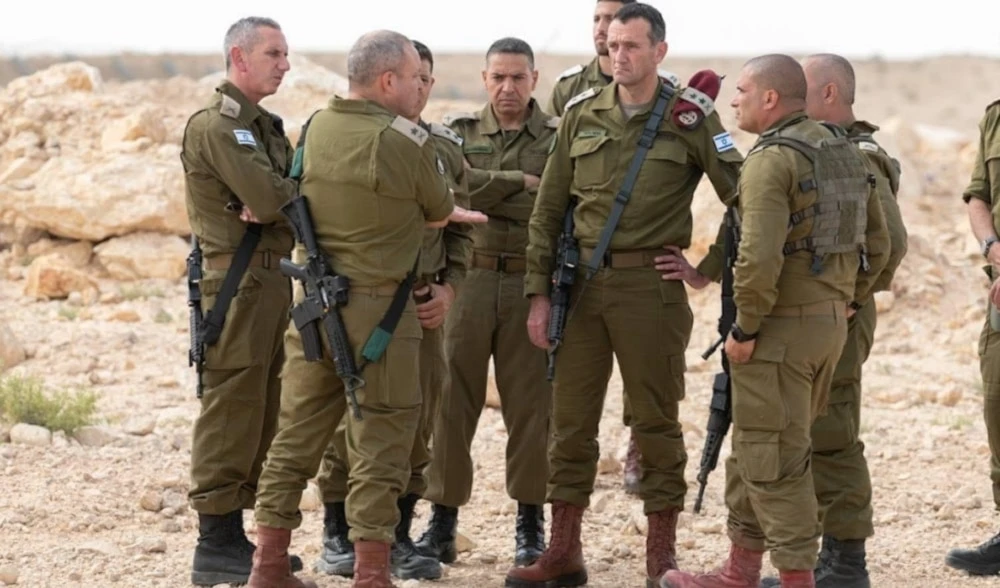 La mayoría de israelíes consideran que los altos funcionarios militares y de seguridad deberían renunciar.