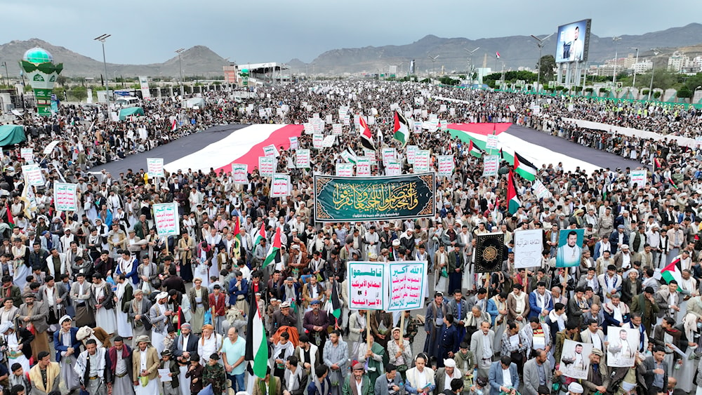 Multitudinaria manifestación en Saná, capital de Yemen, en solidaridad con Gaza.