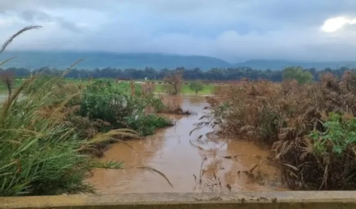 Una ribera de río cerrada por el comandante de la región norte.