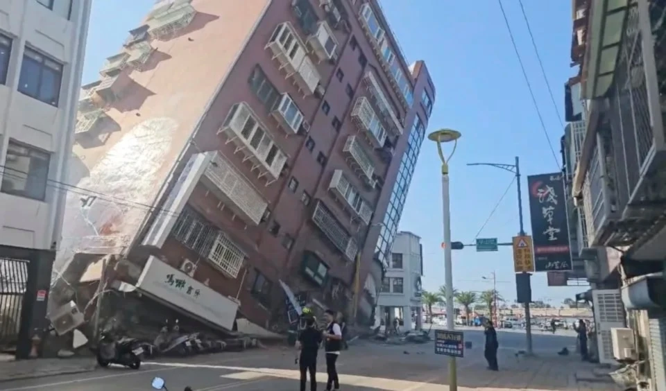 Terremoto sacude Taiwán y deja alerta roja de tsunami. Foto: AP.