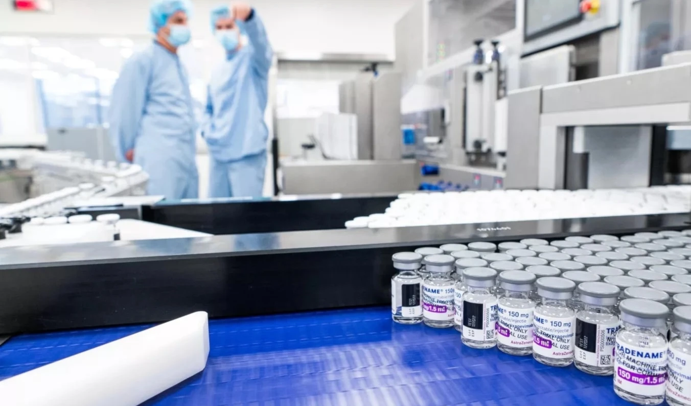 AstraZeneca admite efecto secundario en vacuna contra la Covid-19. Foto: AFP.