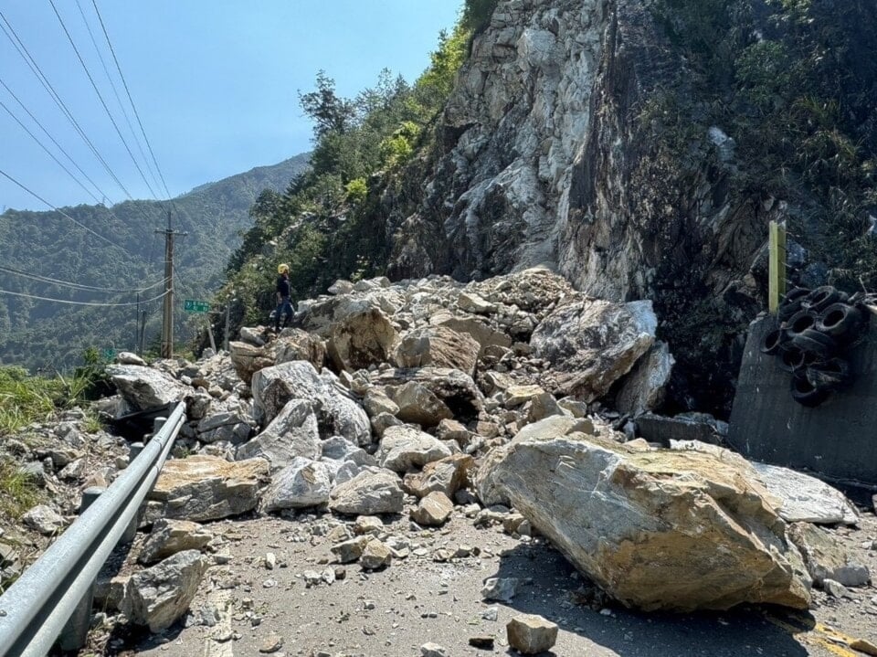 Escombros en Hualien. Imagen: AFP.