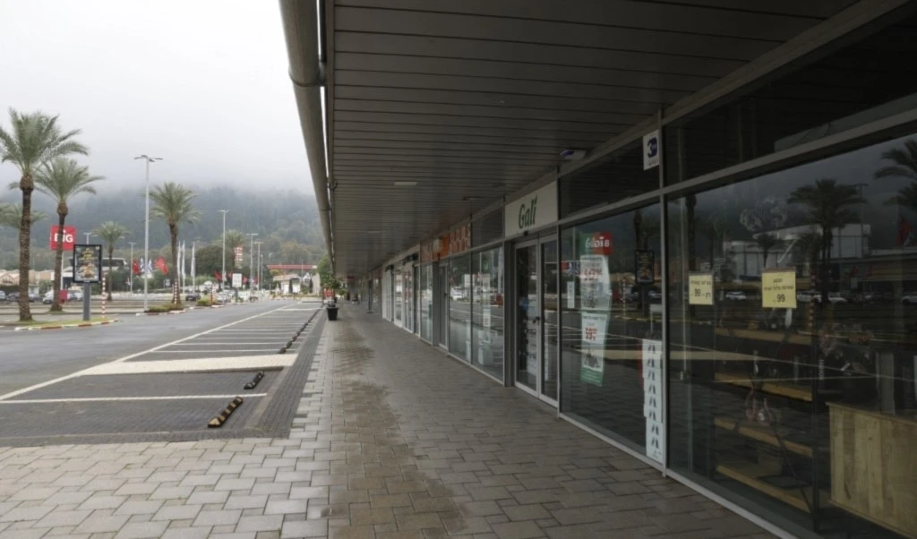 Algunos colonos no prevén regresar al norte por los daños sufridos en sus negocios.