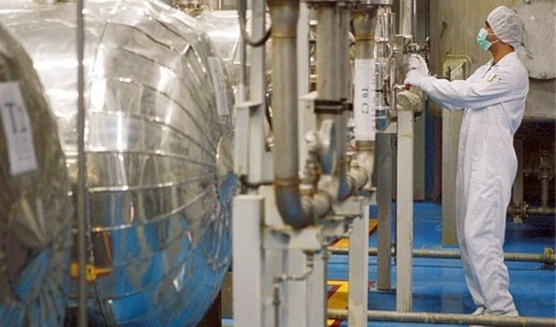 Iran trabaja de manera simultánea en el desarrollo de plantas nucleares en Bushehr, Khuzestan y Hormozgan.