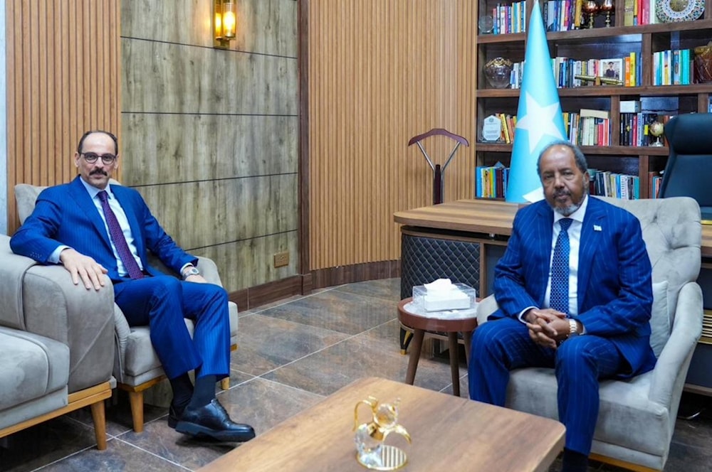 El presidente de Somalia, Hassan Sheikh Mohamud, y el jefe del Servicio de Inteligencia de Turquía, Ibrahim Kalin