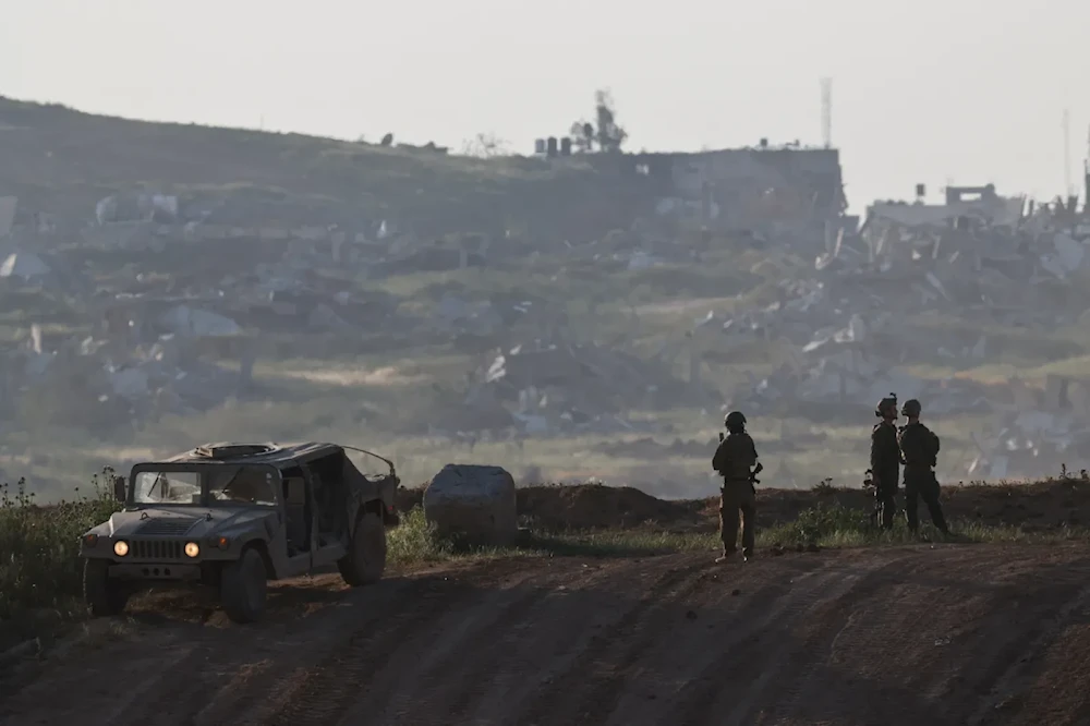 Soldados israelíes patrullan la frontera con Gaza. 