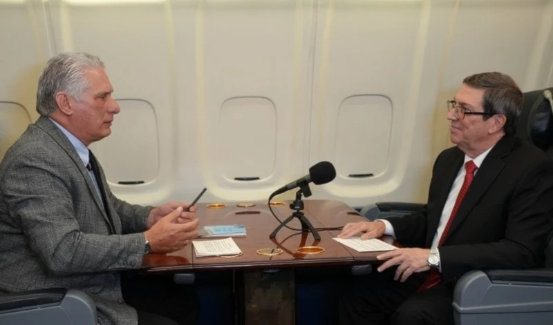 Presidente de Cuba evalúa gira por Rusia durante su retorno a la isla