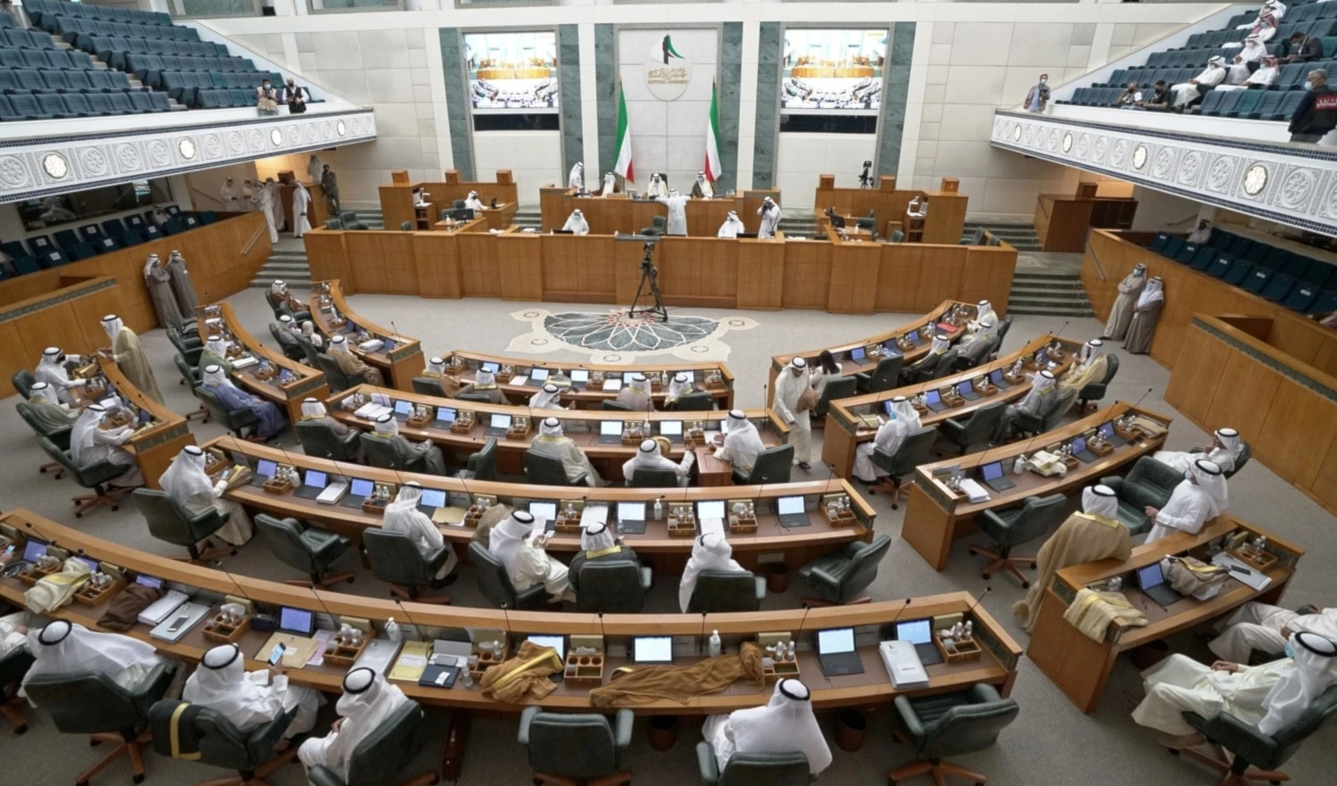 Kuwait forma nuevo gobierno encabezado por 13 ministros.